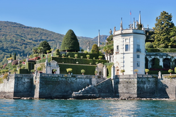 Isola Bella wygląda pięknie także z wody.