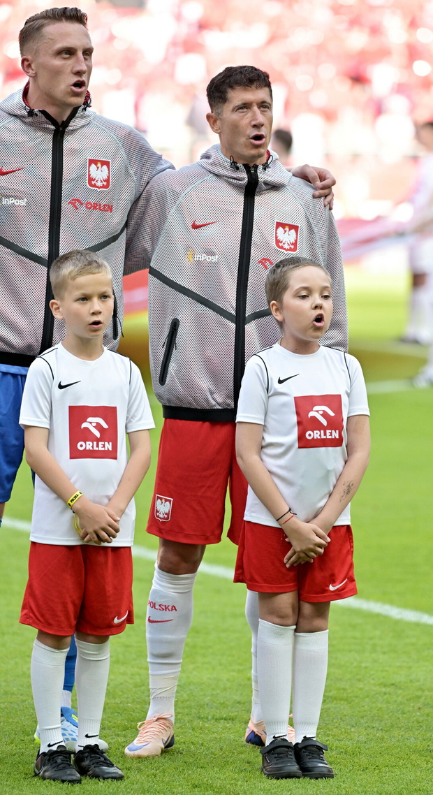 Robert Lewandowski, Maja Mecan