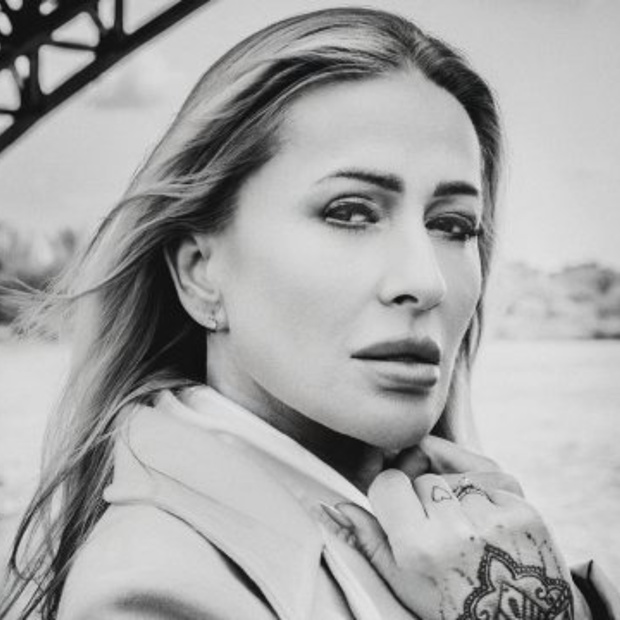 Sylwia Peretti, Viva! 11/2026