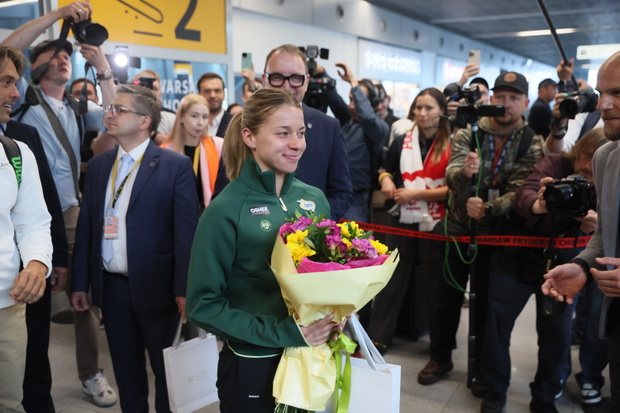 08.06.2026. Warszawa. Powitanie tenisistki Mai Chwalinskiej (n/z) na lotnisku Chopina, po jej powrocie z finalu Roland Garros 2026.