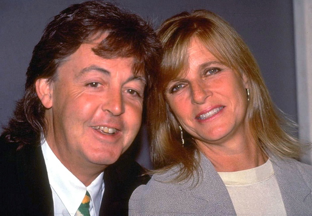 Singer/Song writer Paul McCartney and his wife Linda