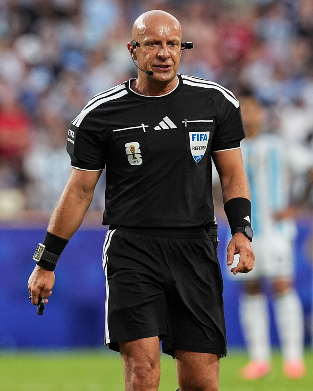Lionel Messi, Szymon Marciniak, 16.06.2026 Kansas City Mundial 2026: Argentyna vs Algeria.