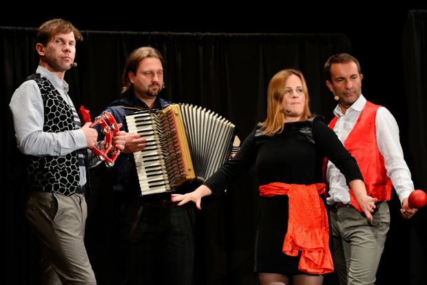 Kabaret Hrabi podczas występu na XII Trybunałach Kabaretowych w 2014 roku