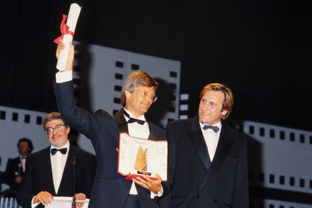 Gérard Depardieu i Bille August na Festiwalu Filmowym w Cannes - 21.05.1988, Cannes, Francja