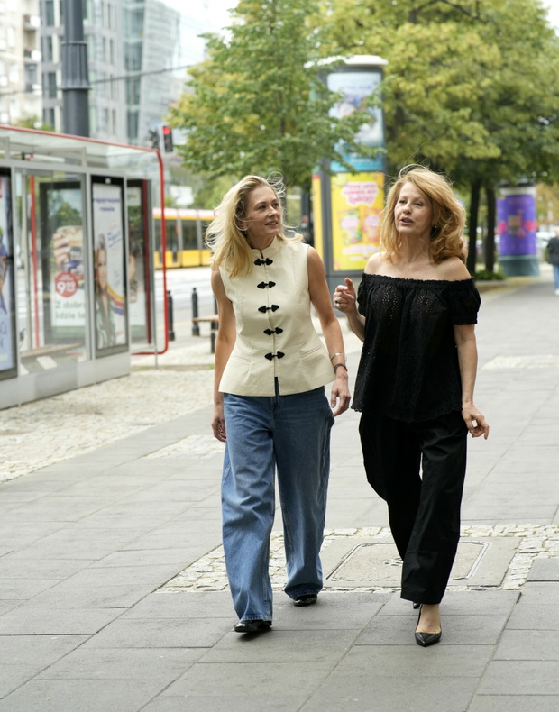 Warszawa, 04.07.2026. Znani przed studiem DDTVN.  N/z: Anita Sokolowska, Ewa Skibinska