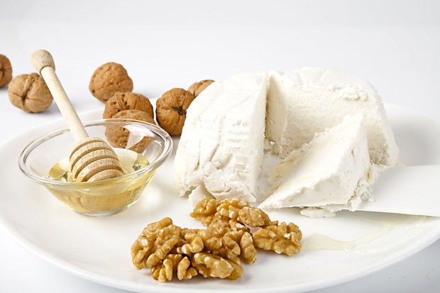 Ricotta z miodem i orzechami