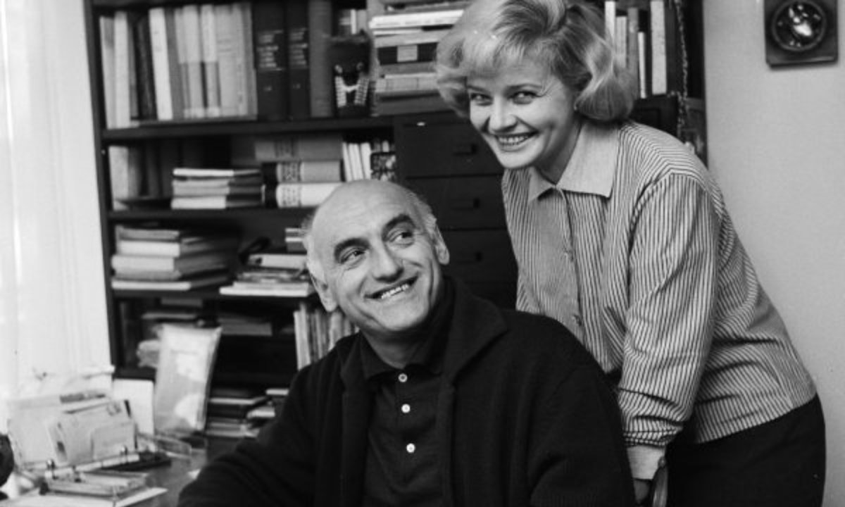 jamniki nowe (29) Warszawa 09.1962. Reżyser filmowy Jerzy Kawalerowicz i aktorka Lucyna Winnicka