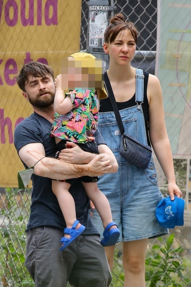 Daniel Radcliffe, Erin Darke.