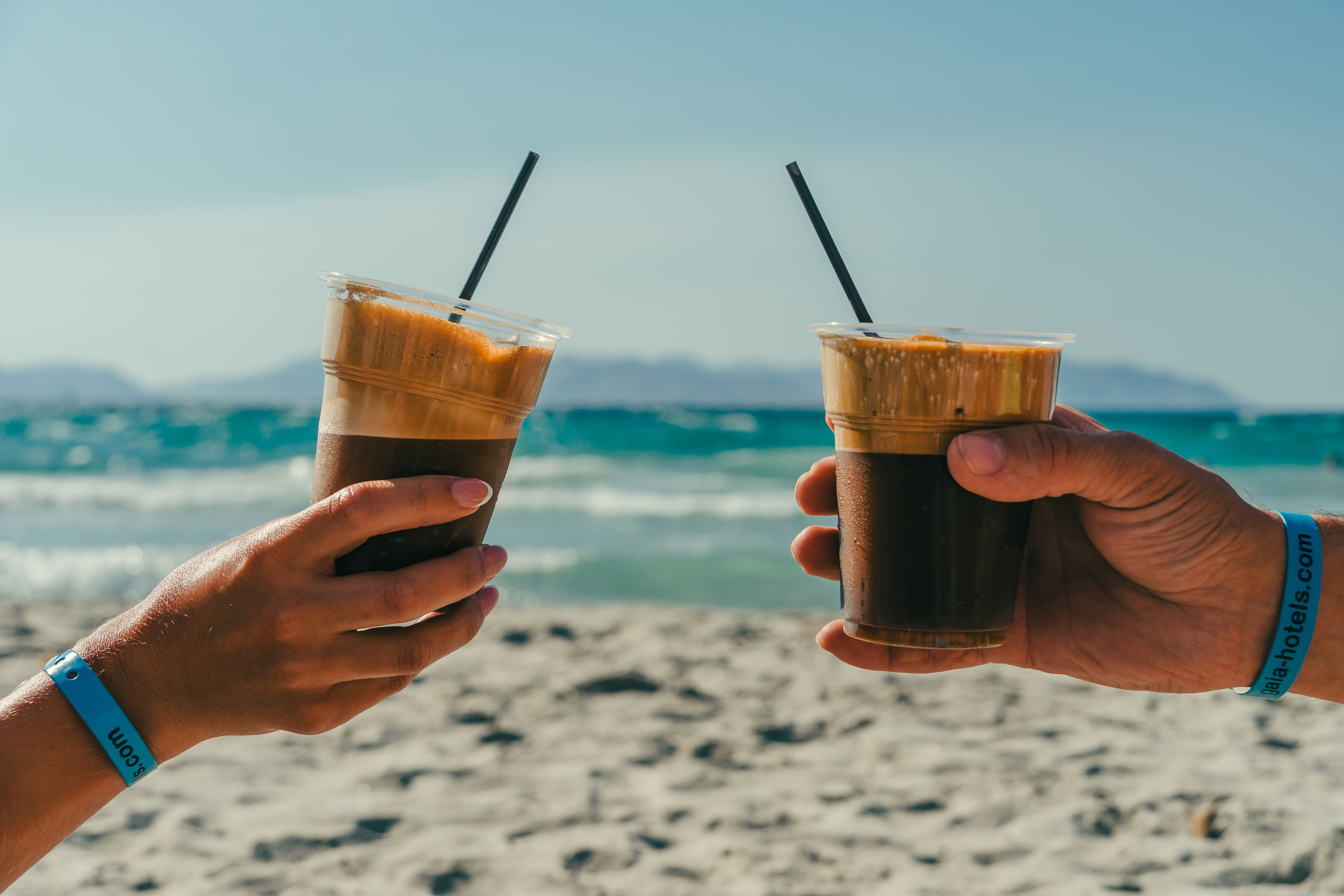 Mrożona kawa na plaży