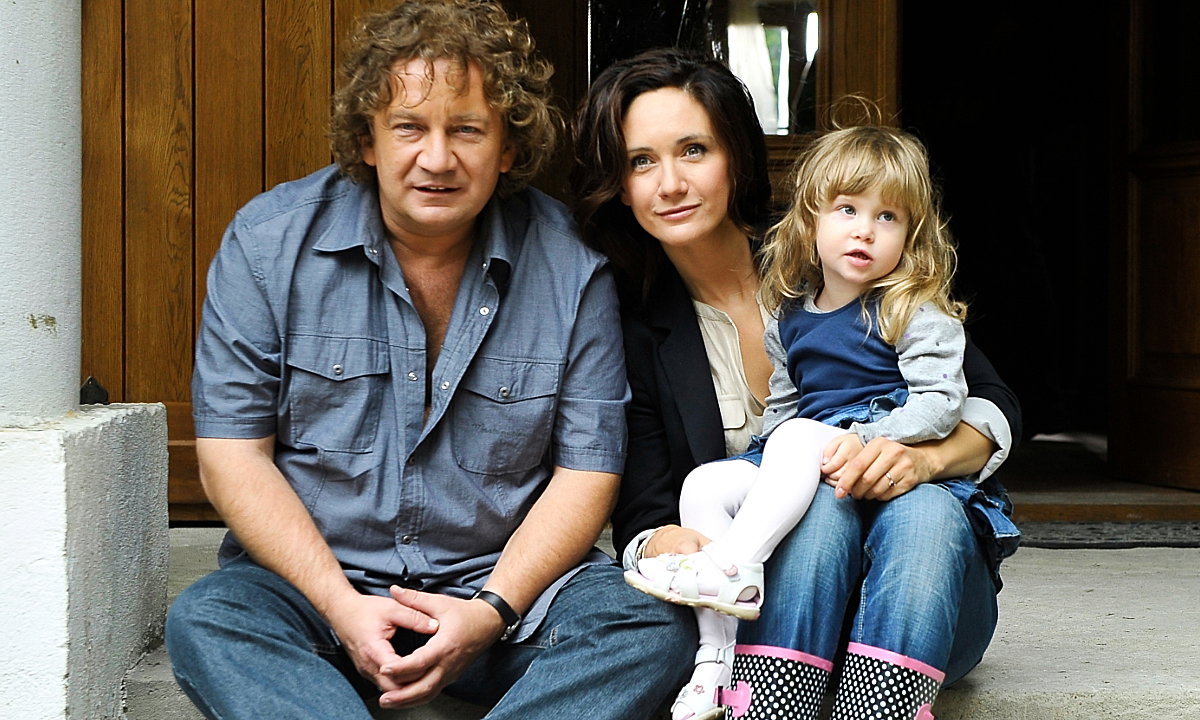 Ilona Ostrowska, Paweł Królikowski, Weronika Kunka wrzesień 2010; Nowe odcinki serialu "Ranczo"