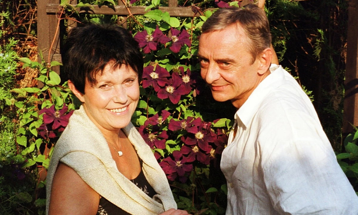 14-06-2000, Warszawa, Jerzy Bonczak, aktor i rezyser zona Ewa Bonczak, WIEKSZY WYBOR NA SLAJDACH,,Image: 429763046, License: Rights-managed, Restrictions: , Model Release: no, Credit line: Michal Gmitruk / Forum