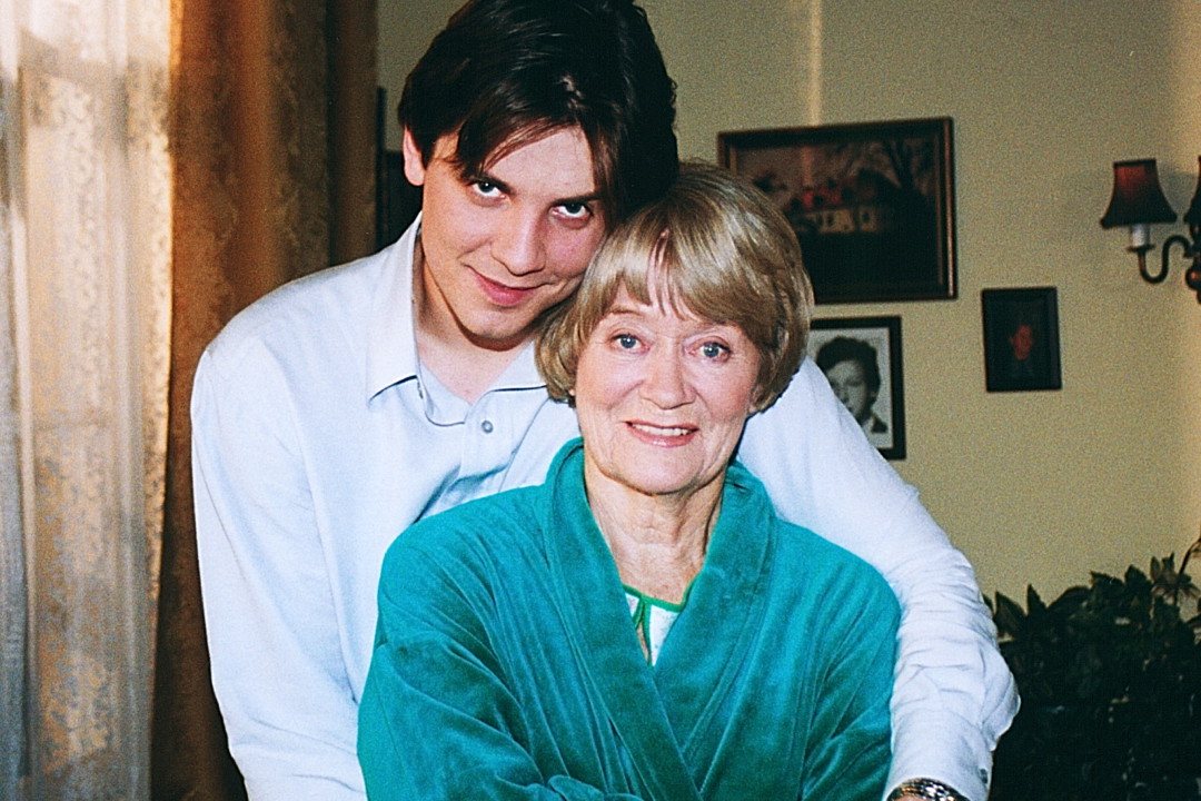 Złotopolscy serial, Polska 2000 rez. Radosław Piwowarski scena z: Alina Janowska, Radosław Elis