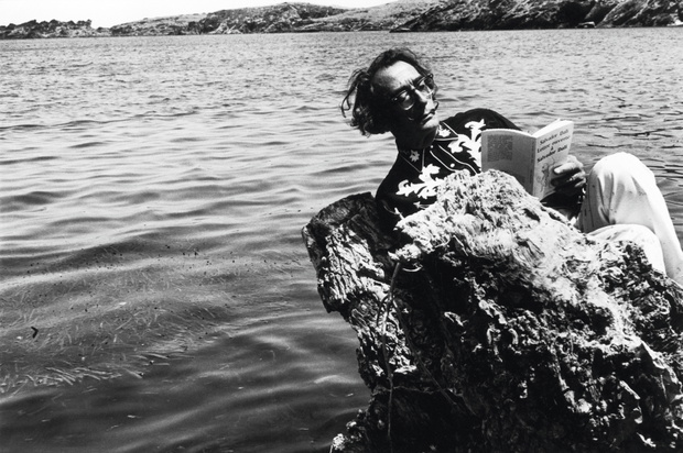 1966 rok. Salvador Dalí w Port Lligat, w jednym ze swoich ukochanych miejsc.