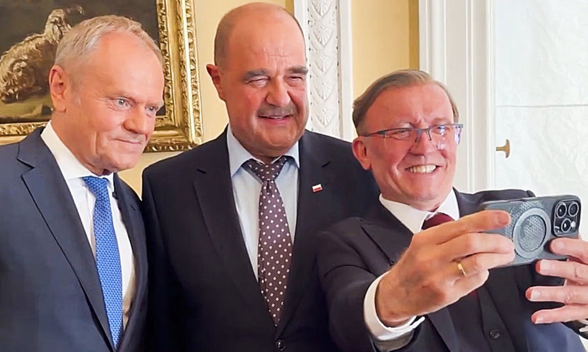 Donald Tusk, Cezary Żak, Artur Barciś