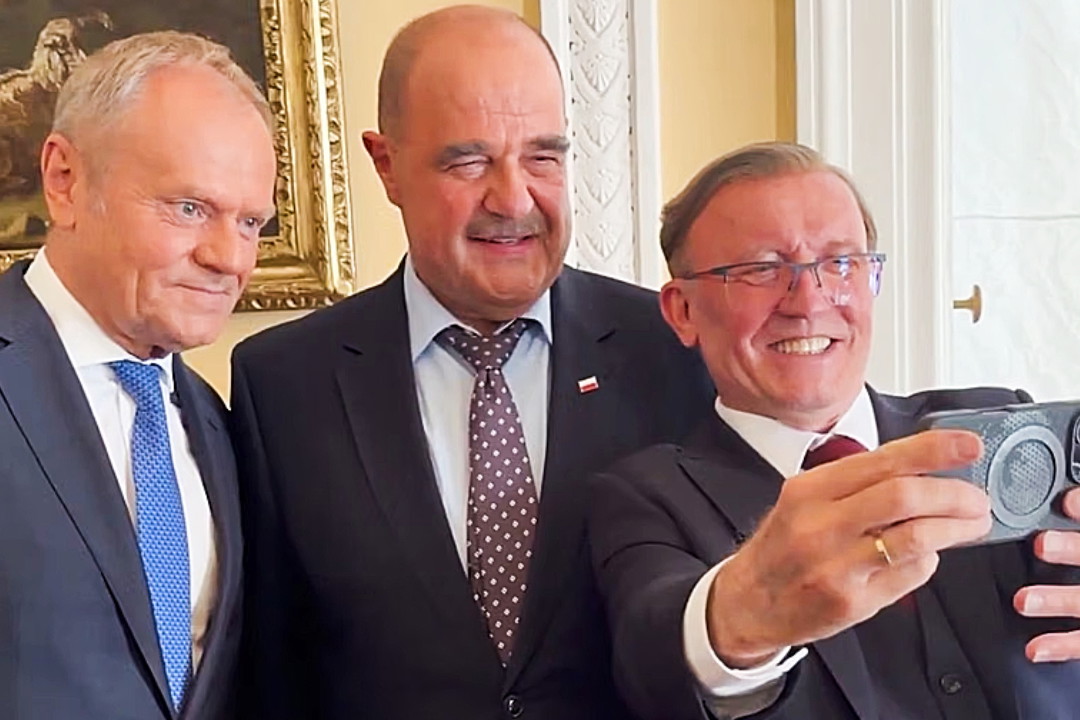 Donald Tusk, Cezary Żak, Artur Barciś