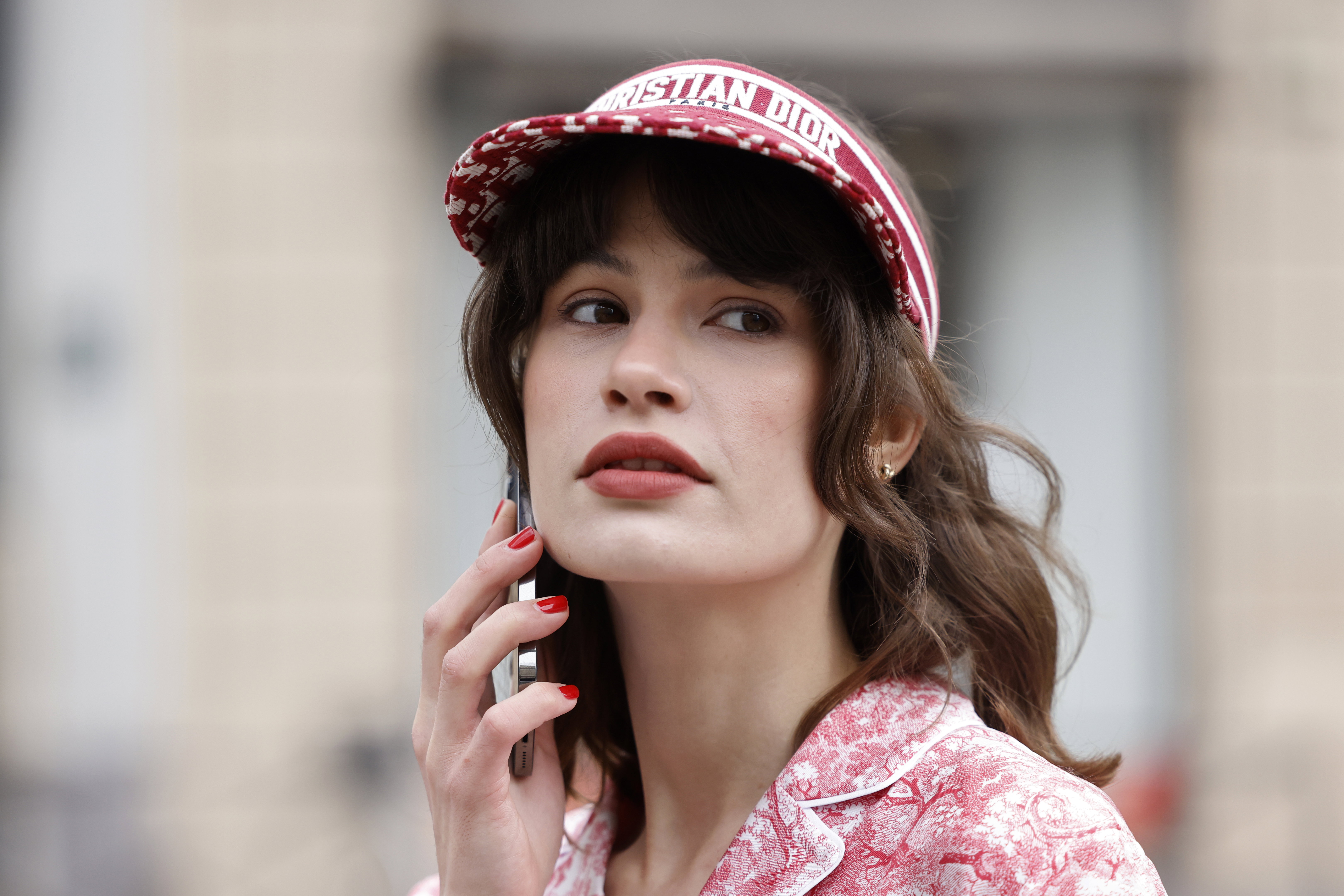 Street Style : Day Four - Paris Fashion Week - Womenswear F/W 2022-2023