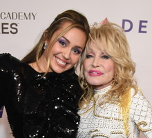Miley Cyrus, Dolly Parton, 2019 rok