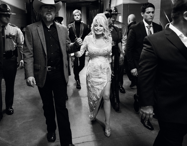 Dolly Parton za kulisami 53. dorocznej gali rozdania nagród CMA w Bridgestone Arena, 13 listopada 2019 roku w Nashville.