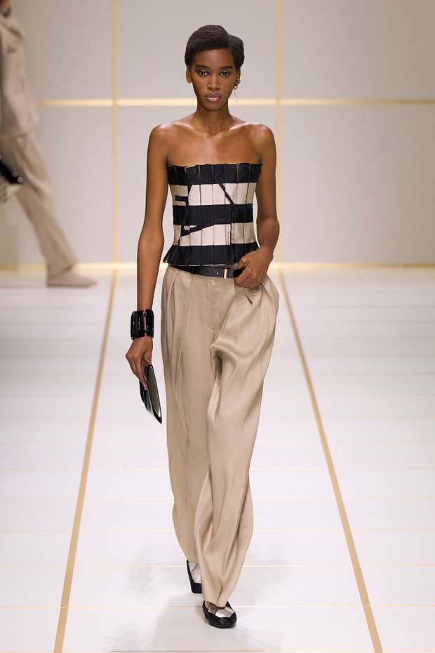 Giorgio Armani S27 017