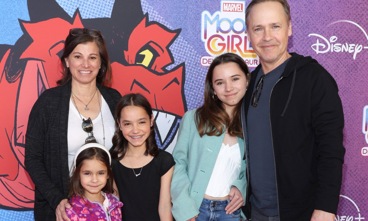 Chad Lowe, Kim Painter, Nixie Lowe, Fiona Lowe i Mabel Lowe.