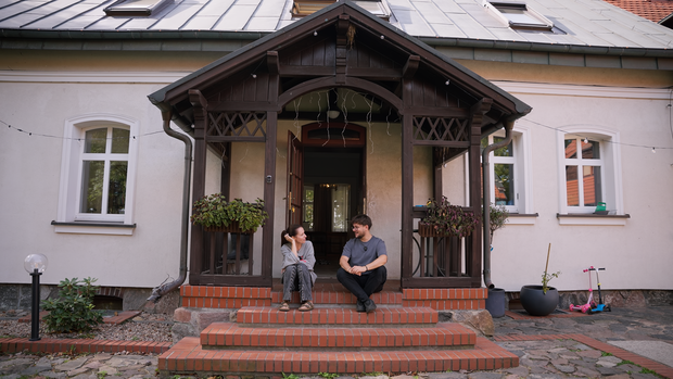 Domy gwiazd, Monika Hoffman-Piszora, prowadząca Down The Road w TTV