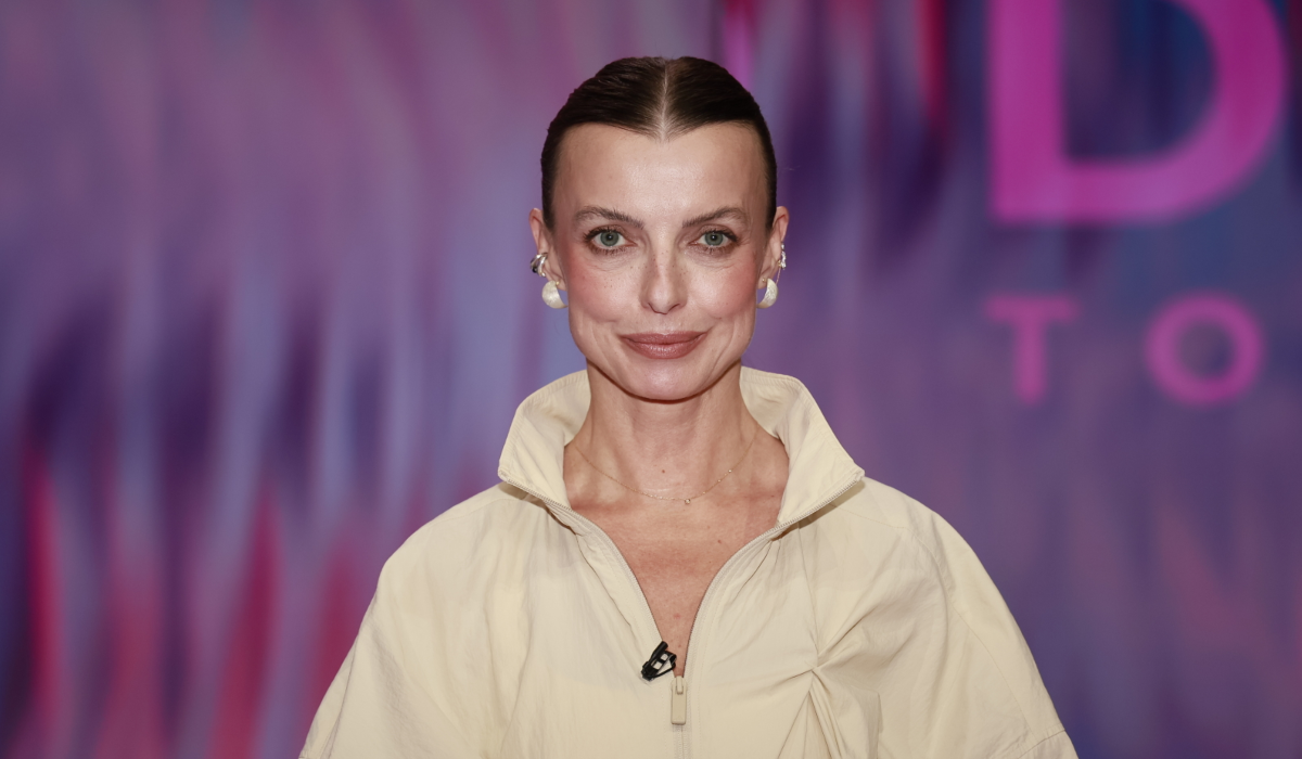 Skórzana marynarka zamiast płaszcza na jesień 2026. Tak (ultrastylowo) nosi ją Kasia Sokołowska