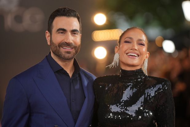 Jennifer Lopez, Brett Goldstein