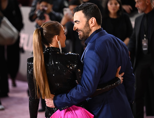 Jennifer Lopez, Brett Goldstein