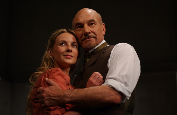 Patrick Stewart, Lisa Dillon