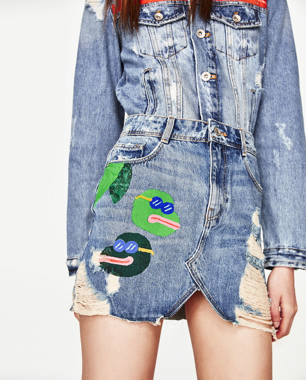 zara dżinsowa spódnica mini z naszywkami