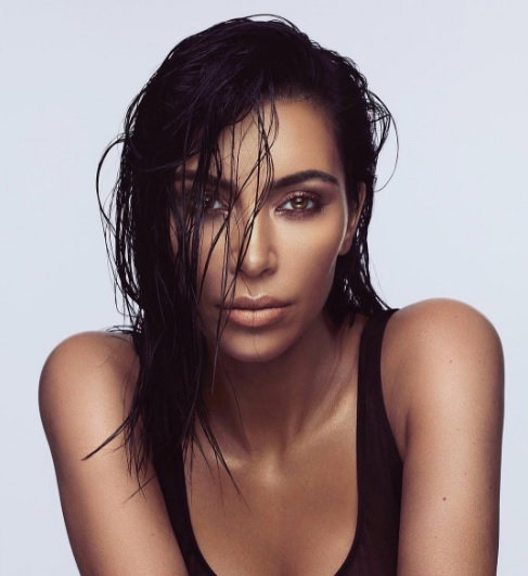 kim kardashian west makijaż włosy