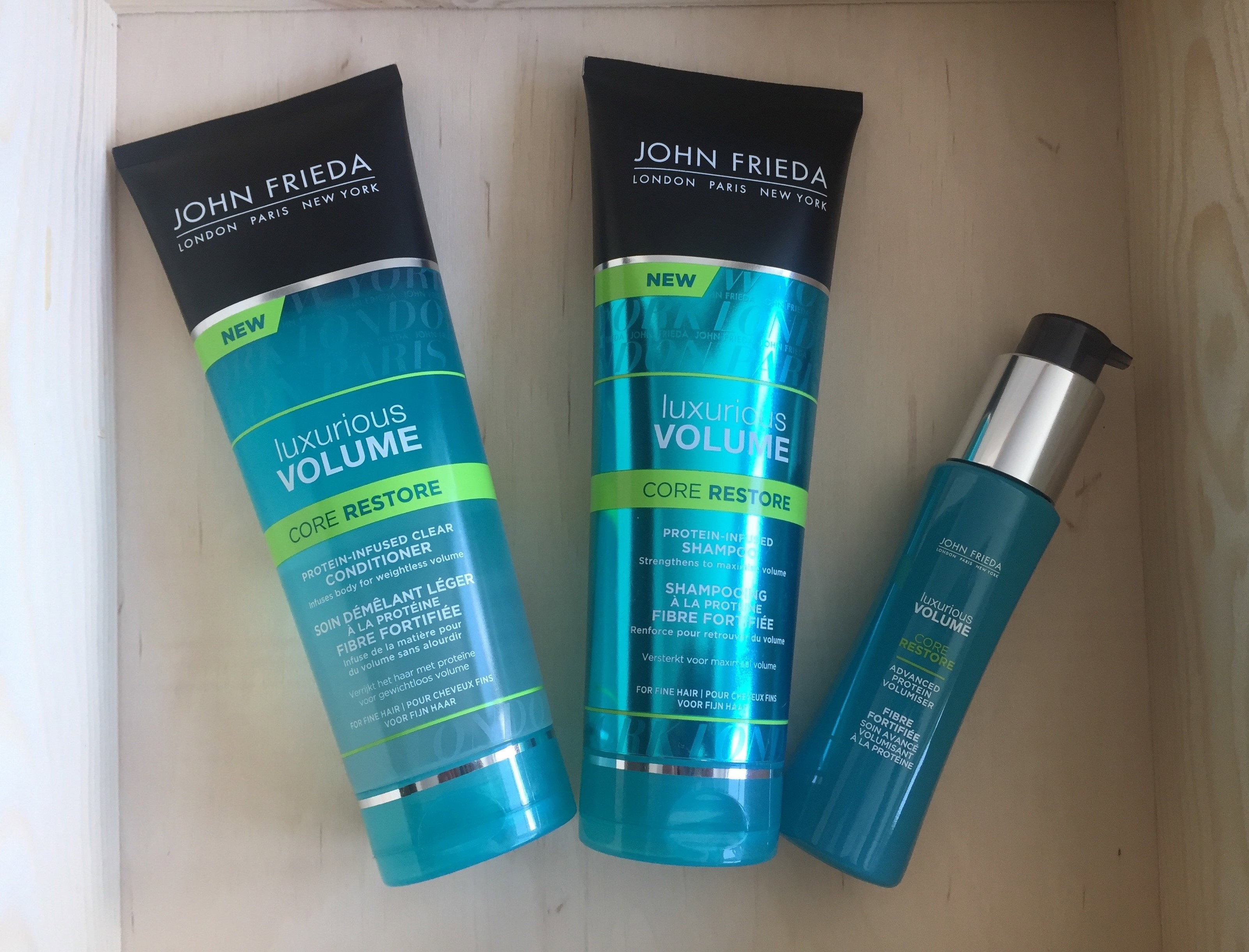 Linia Luxurious Volume Core Restore marki John Frieda