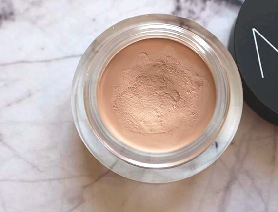 korektor nars