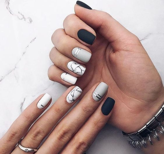 manicure marmurkowy