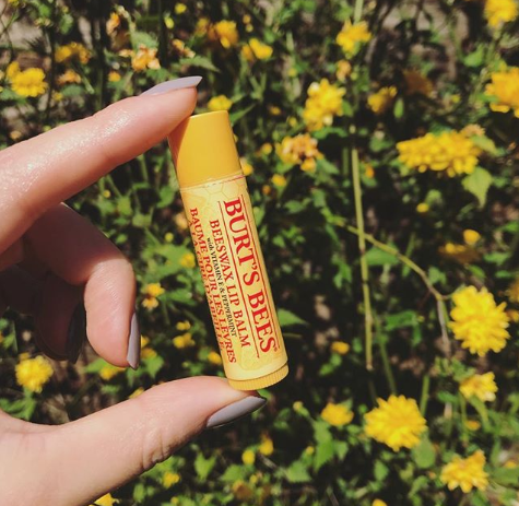 Burt's Bees, Beeswax Lip Balm na Instagramie