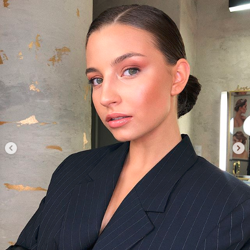 julia wieniawa