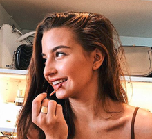 julia wieniawa