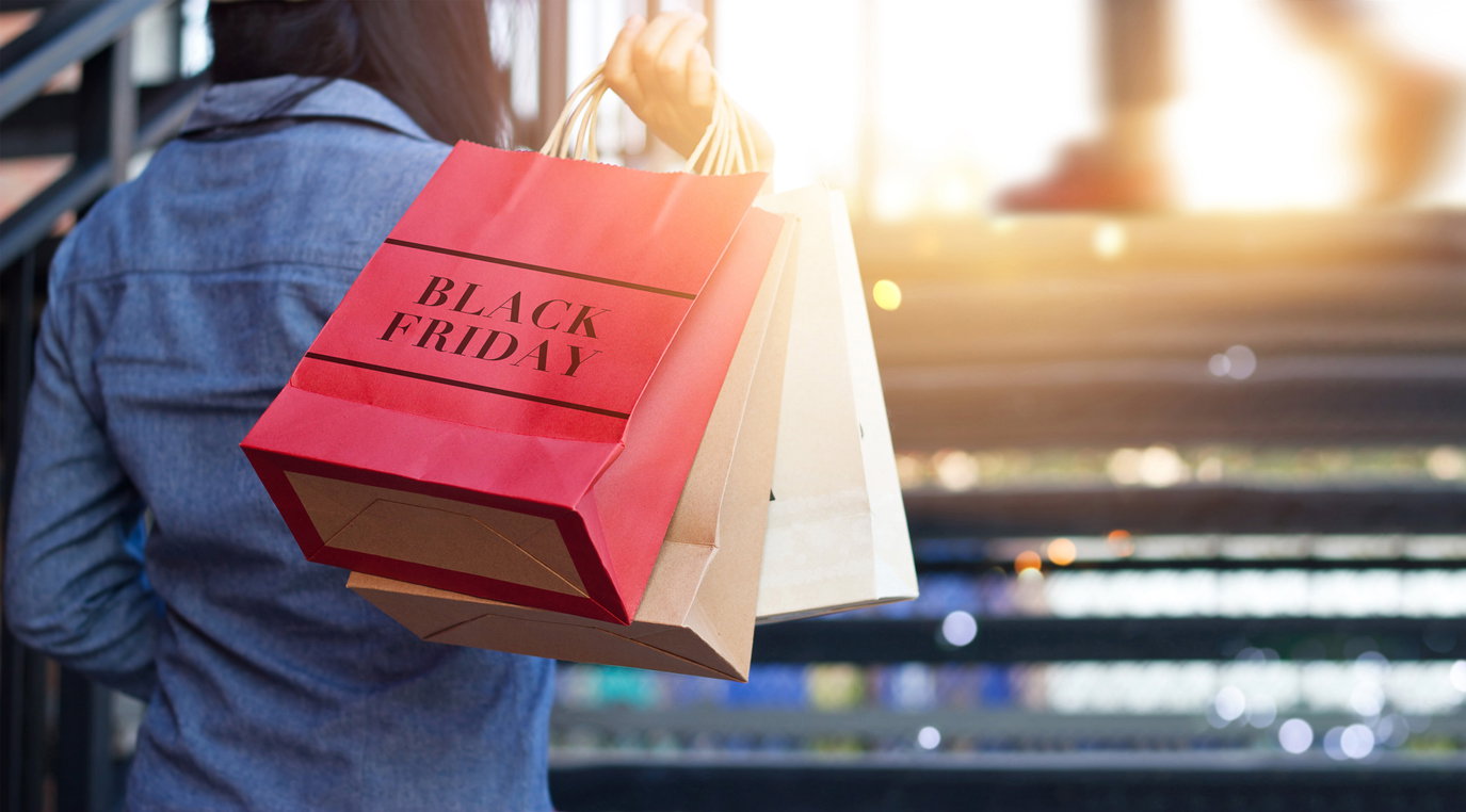 torba z zakupami black friday