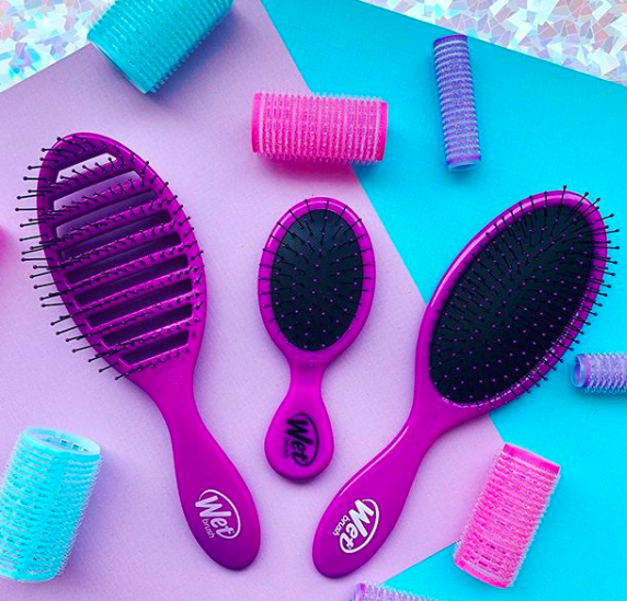 Szczotka The Wet Brush hitem wśród gwiazd. Kto ją poleca?