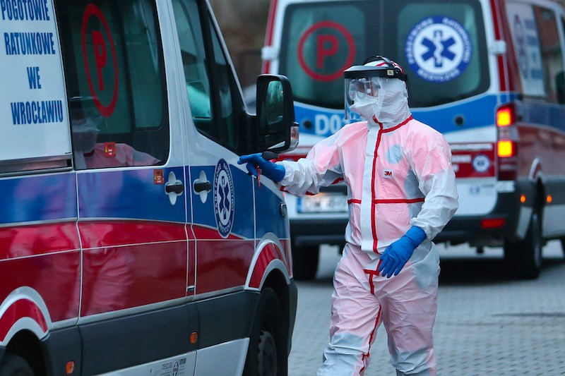 Szczyt zachorowań na koronawirusa w Polsce mamy już za sobą