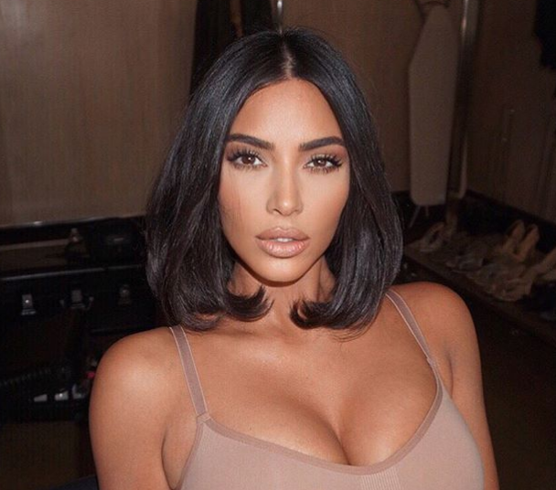 Kim Kardashian ma 6 palców u stopy?