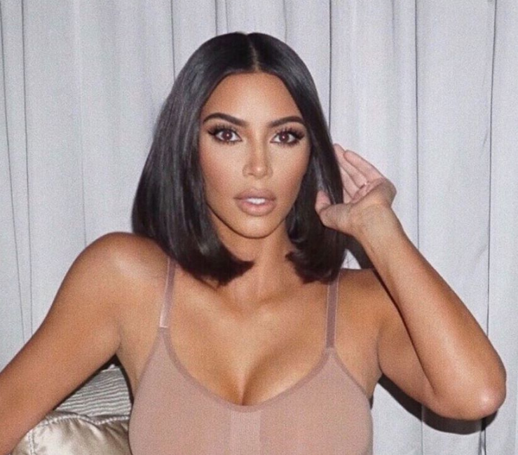 Fani krytykują Kim Kardashian za niestosowną stylizację 6-letniej North