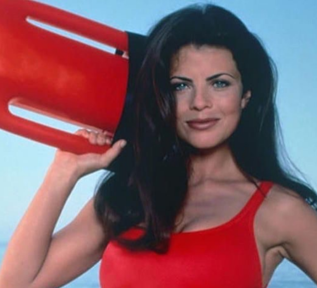Jak dziś wygląda Yasmine Bleeth ze „Słonecznego patrolu”?