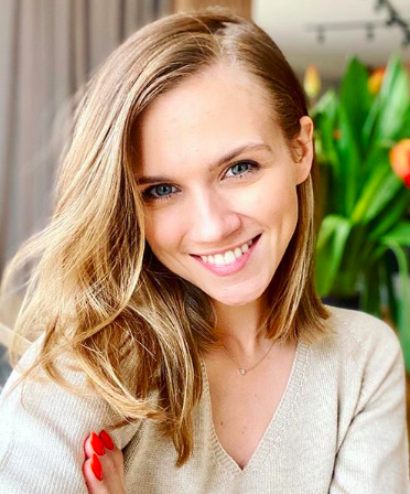 Agnieszka Kaczorowska wybrała się z córką na spacer. Naraża zdrowie dziecka?