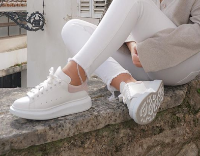 białe buty sportowe alexander mcqueen