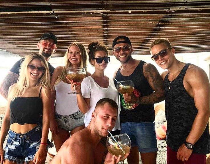 Hotel Paradise - kto jest razem?