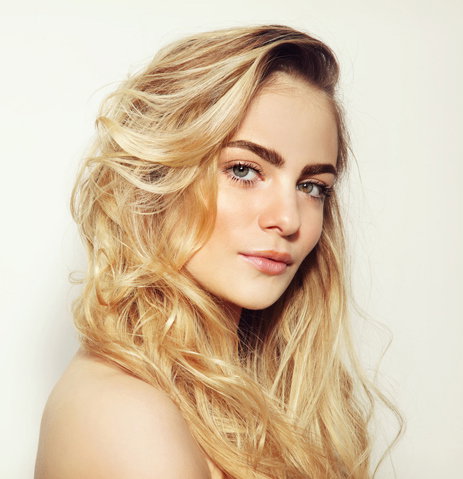 blond włosy