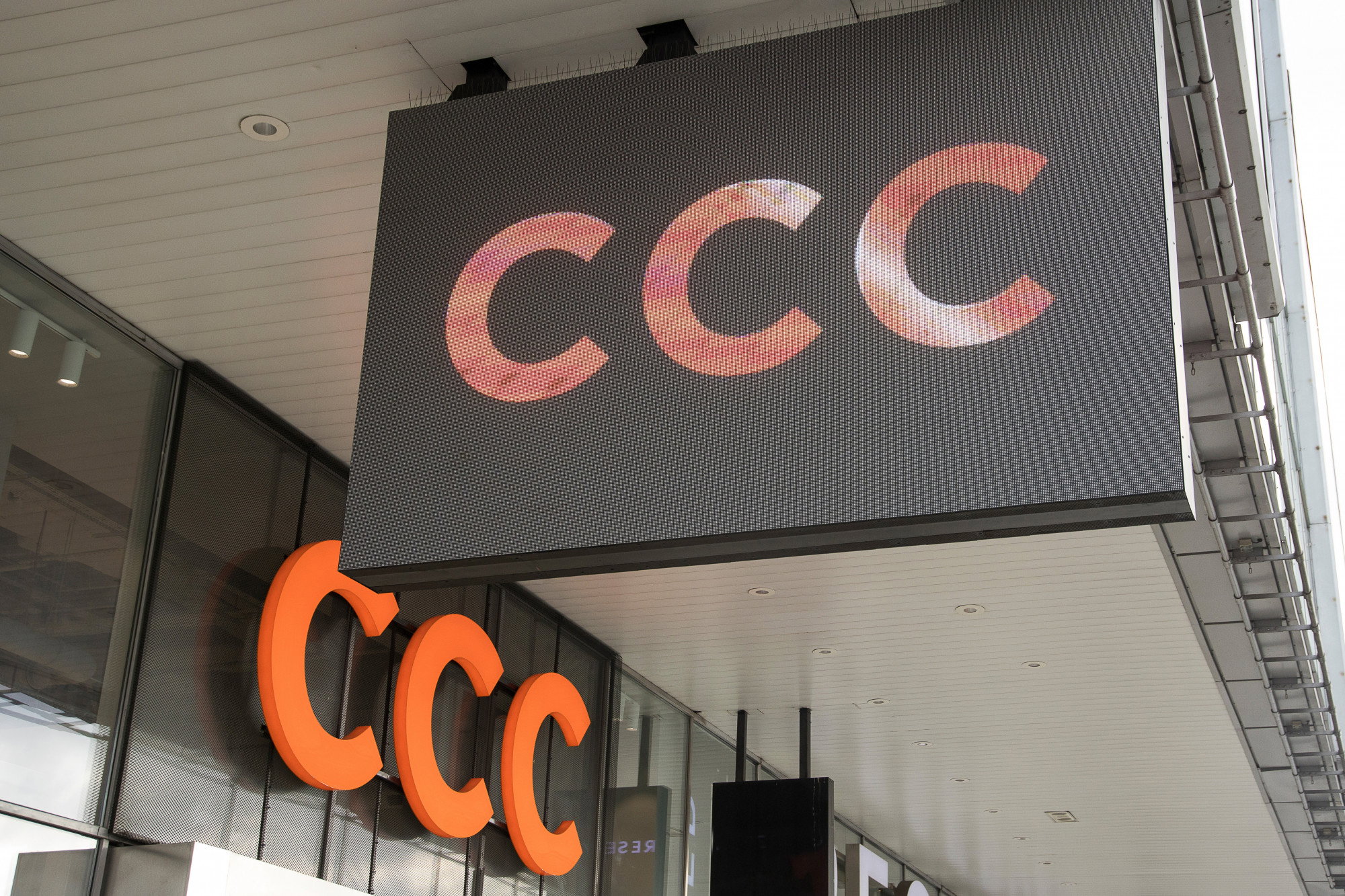 ccc otwiera sklepy
