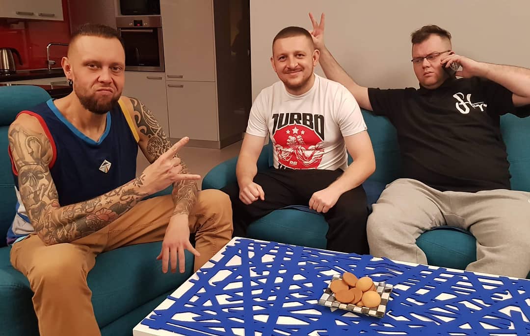 Morus i Nagana z „Gogglebox” rapują na rzecz walki z koronawirusem. Ale oni mają głosy!