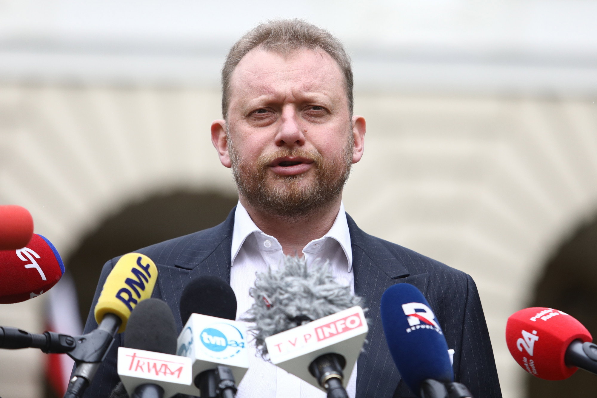 Szumowski zapewnia, że można "spokojnie rezerwować rodzinne wakacje"